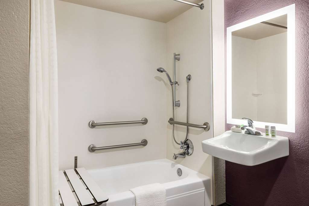 La Quinta Inn by Wyndham San Antonio Lackland - photo 30