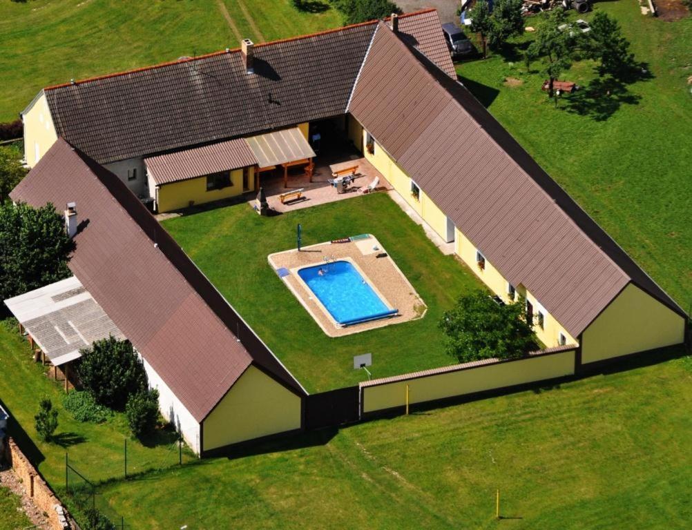 Sládků statek — hotel in Veseli Nad Luznici