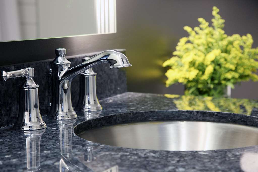 The Commonwealth - photo 4