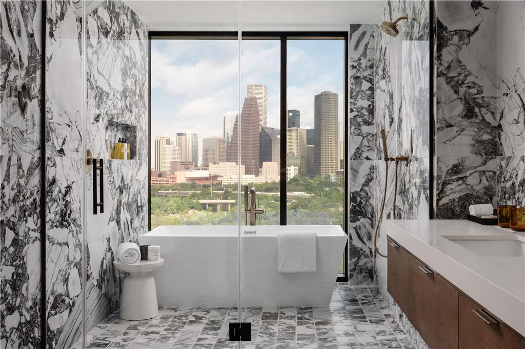 Thompson Houston by Hyatt - photo 8