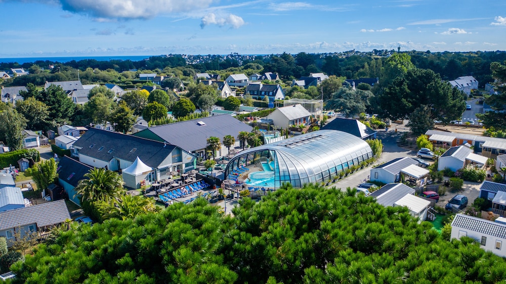 Camping Emeraude — 5-Star Luxury Hotel in Saint-Briac-Sur-Mer, France