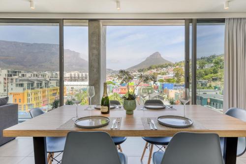 Always Power Panoramic Mountain View Apartment