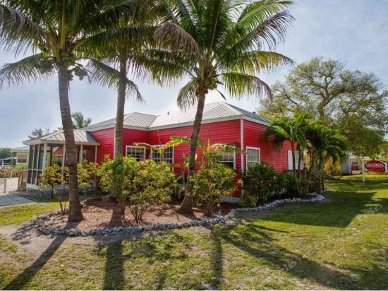 Castaways Beach and Bay Cottages - featured photo
