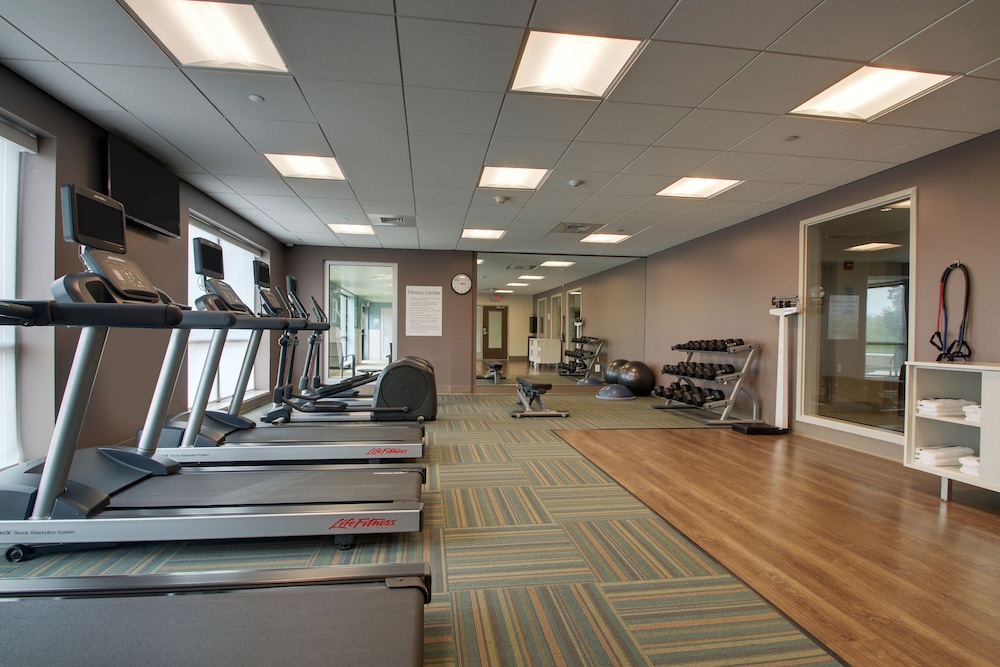 Holiday Inn Express and Suites Elizabethtown North by IHG - photo 17