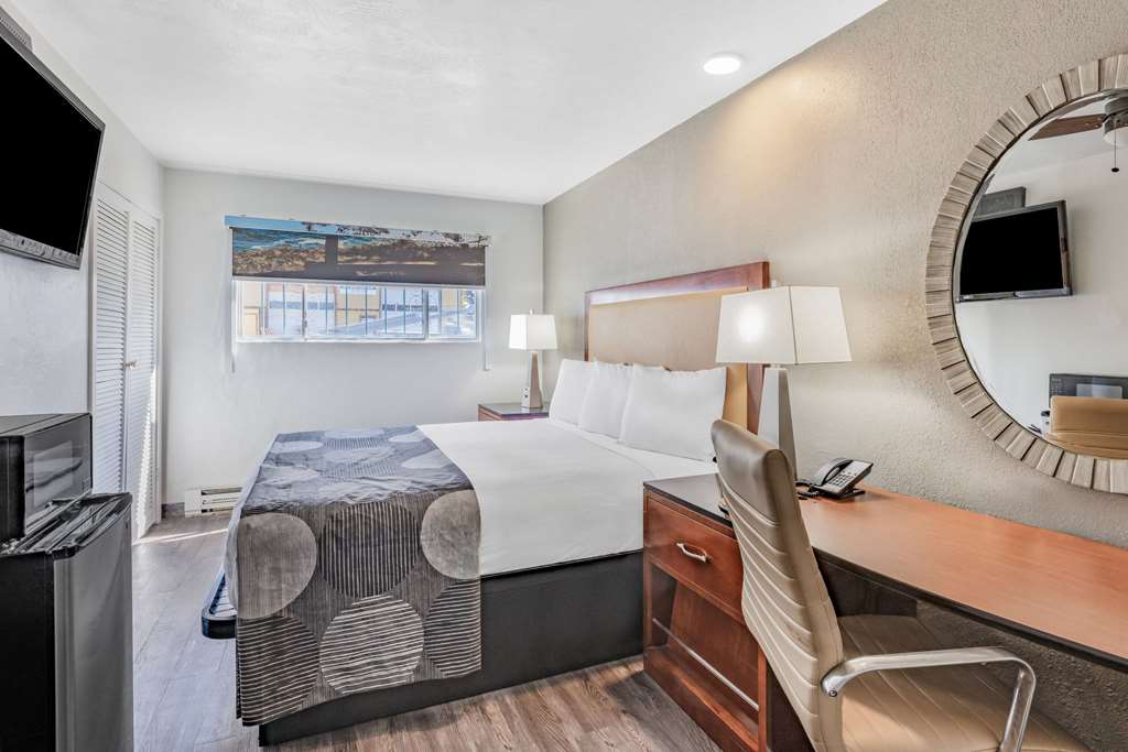 Oceanside Inn and Suites a Days Inn by Wyndham - photo 32