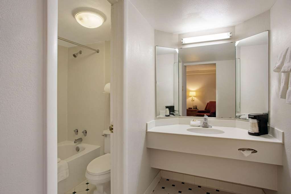 La Quinta Inn Lexington Horse Park - photo 31