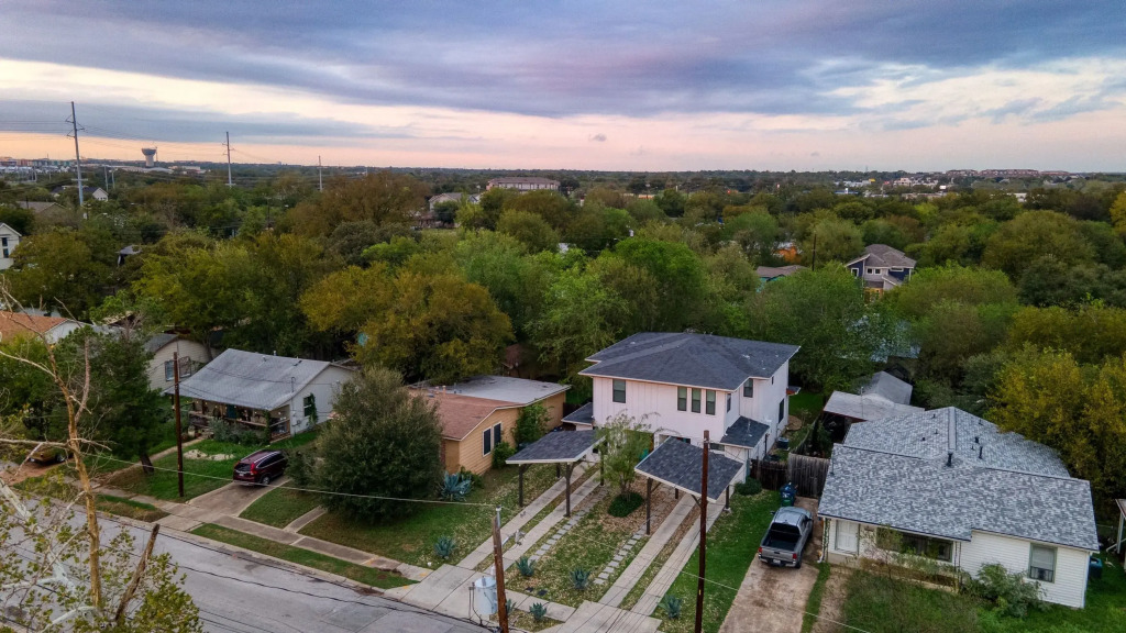 Bonnie & Clyde by Avantstay Close 2 DT Austin - photo 25