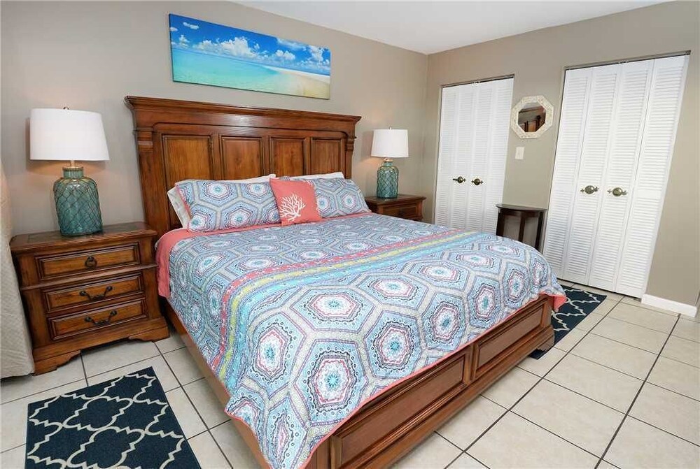 Regency Towers 624 Three Bedroom Condo - photo 5