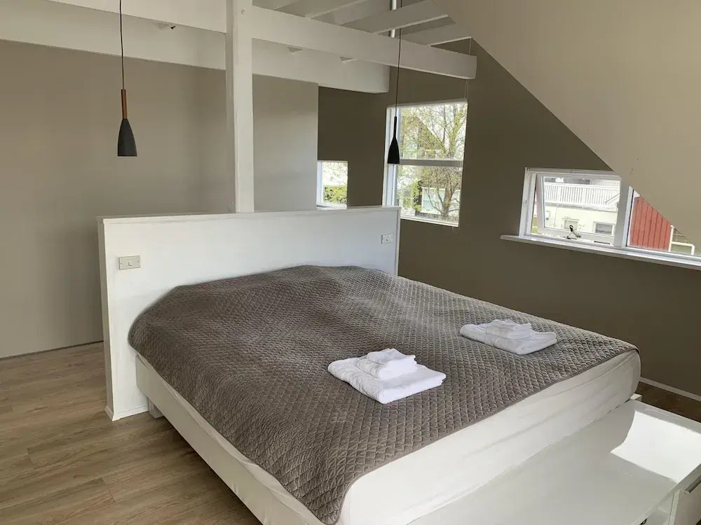 4 Bed House Sleeps 8 Car Barbecue Balcony — 4-Star Luxury Hotel in Reykjavik, Iceland