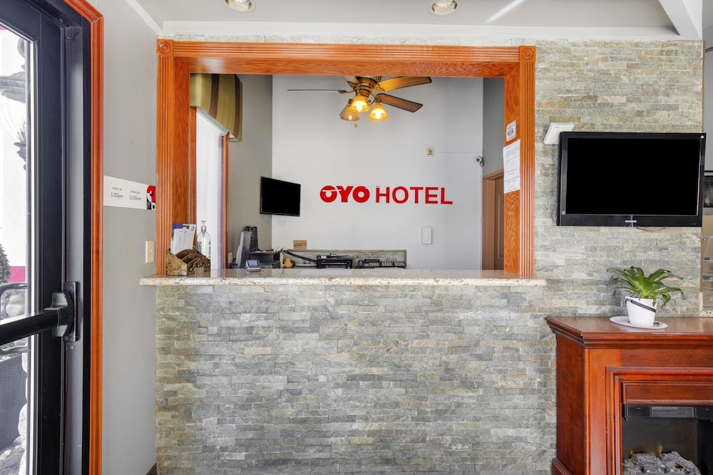 OYO Hotel Castle Rock CO Downtown - photo 4