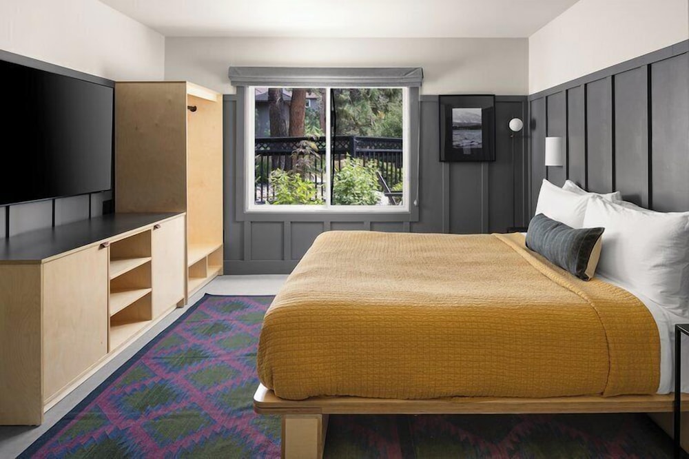The Coachman Hotel - photo 44