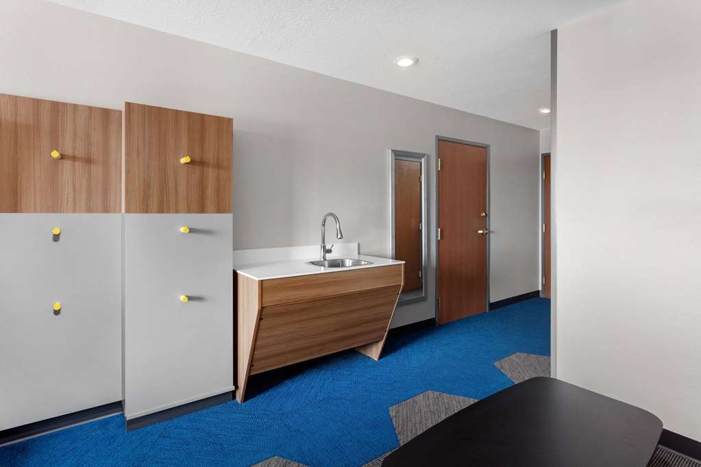 Microtel Inn & Suites by Wyndham Rapid City - photo 40