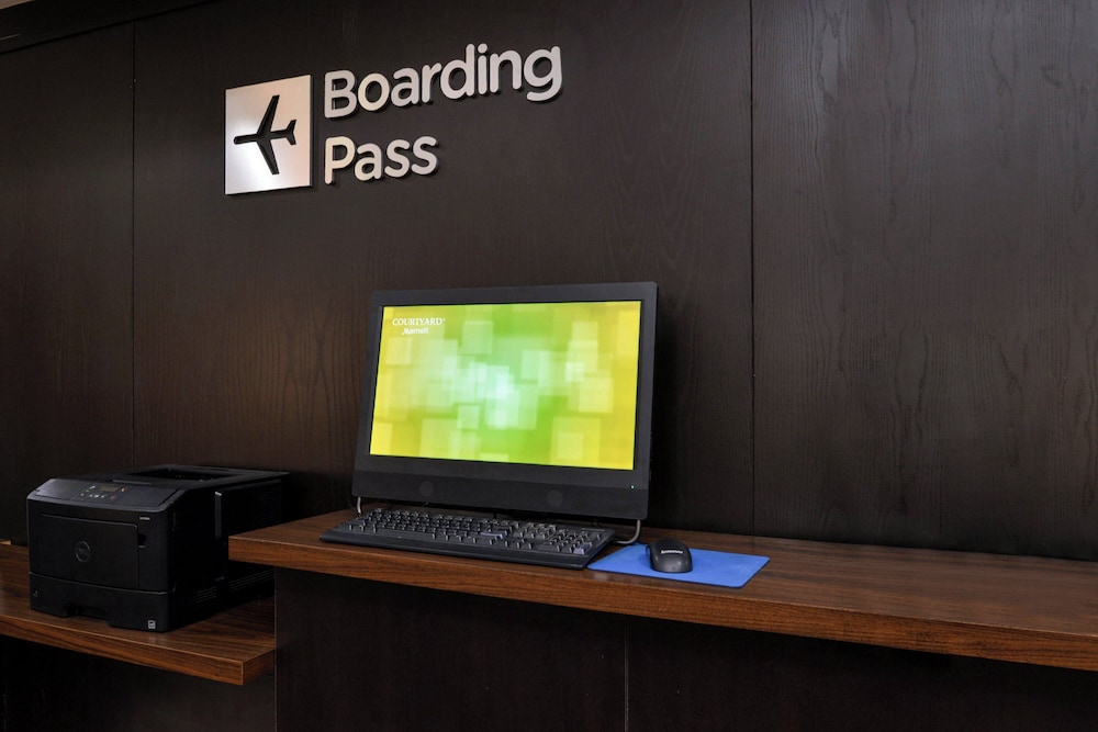 Country Inn & Suites by Radisson Brown Deer Milwaukee North - photo 38