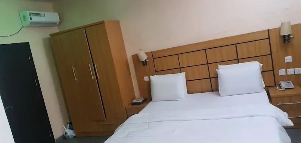 Sonamoni Hotel in Warri, Nigeria