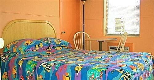 Sun And Surf Motel - photo 6