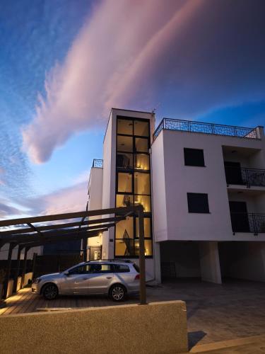 Apartments Sorelle — 4-Star Luxury Hotel in Podstrana, Croatia