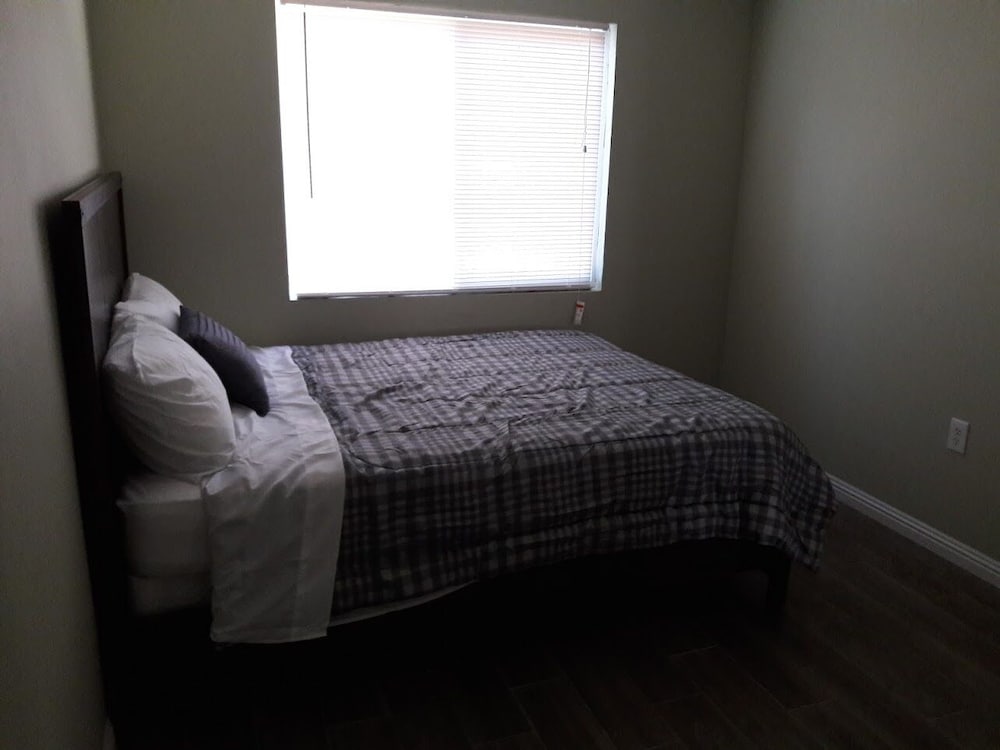 Coalinga Embassy - photo 2
