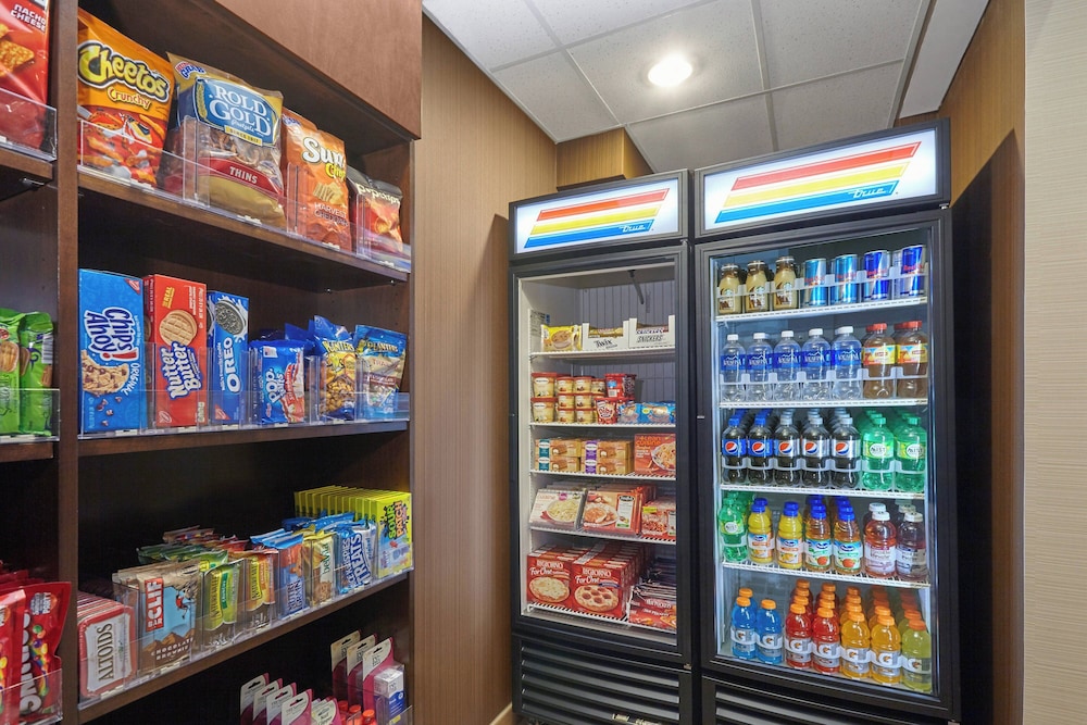 Fairfield Inn & Suites by Marriott Lombard - photo 25