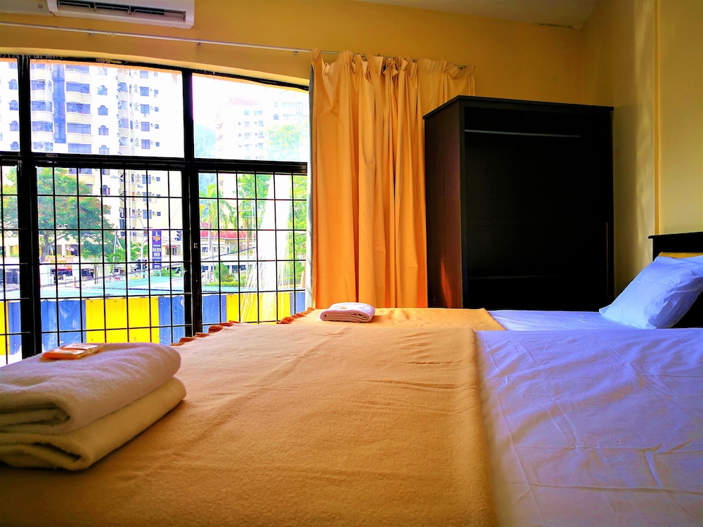 Zahaar Hotel - last minute hotel in George Town