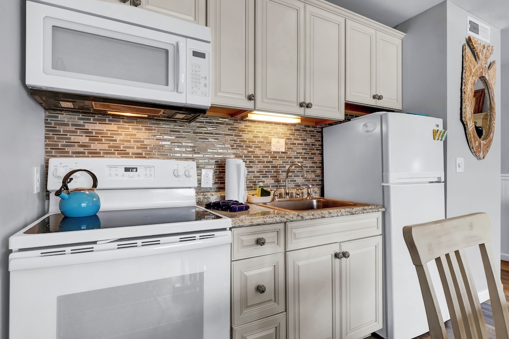 Sandpeddler Inn & Suites - photo 102