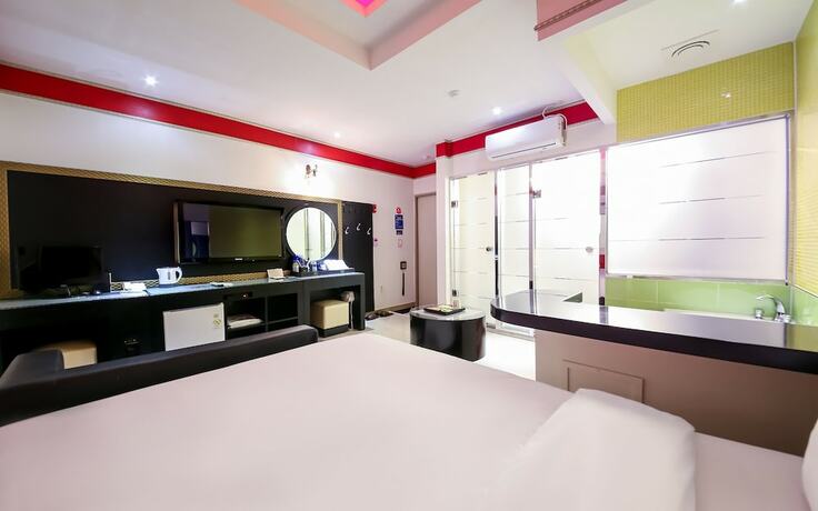 Sacheon Gung Self Check in Motel in Chinju, South Korea