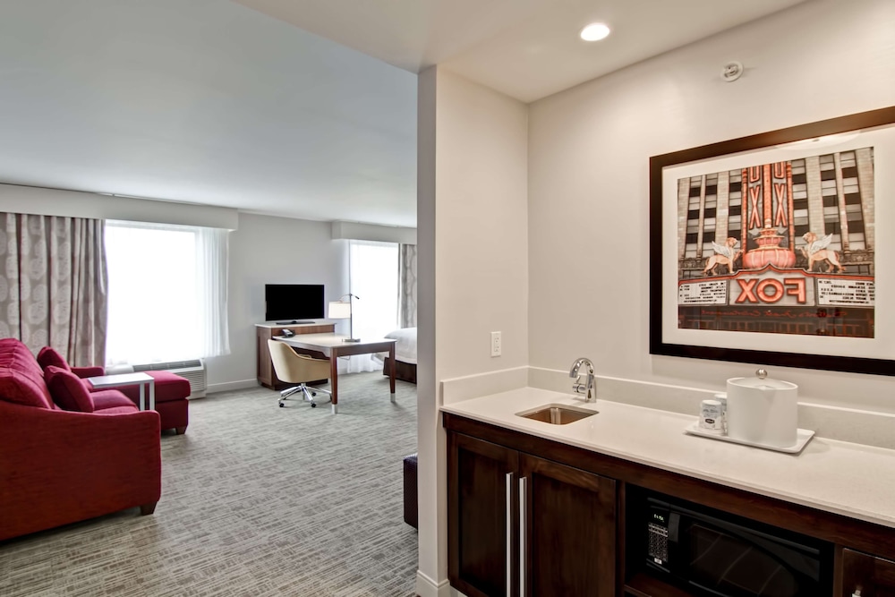 Hampton Inn & Suites Detroit Troy - photo 13