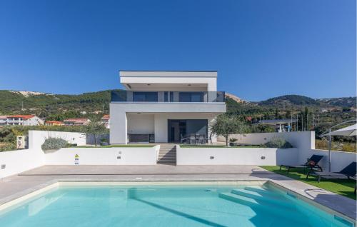 Gorgeous Home In Banjol — 5-Star Luxury Hotel in Banjol, Croatia