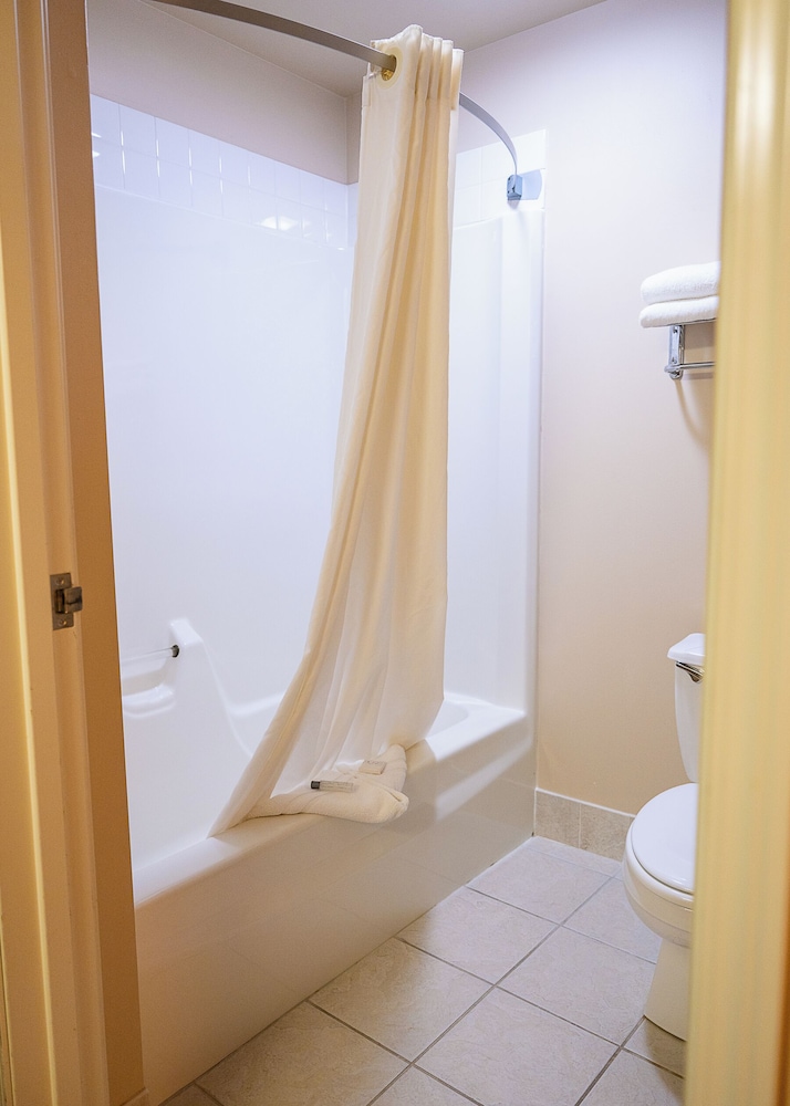 Savanna Inn & Suites - photo 24