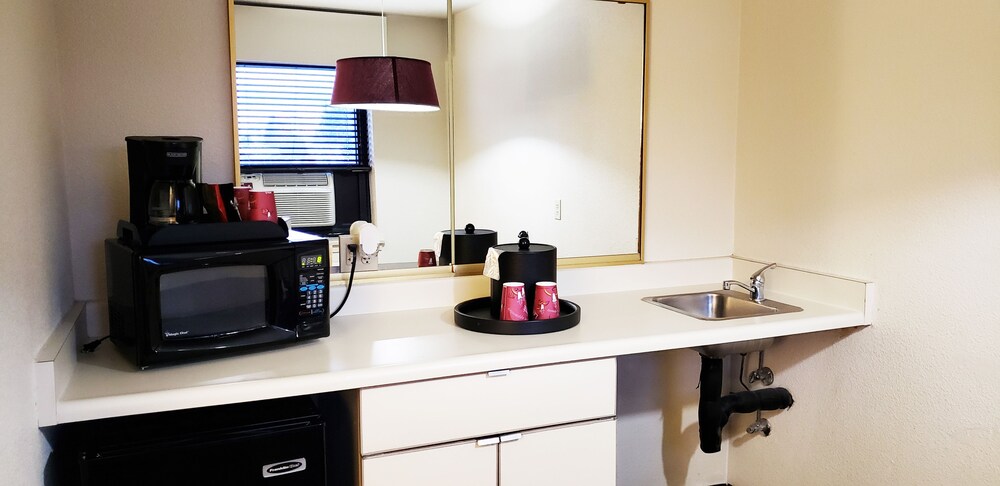 Inlet Tower Hotel & Suites - photo 20