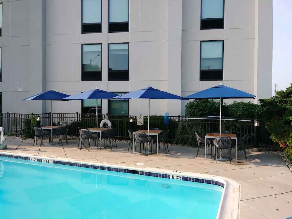 Hampton Inn Harrisburg East - photo 34