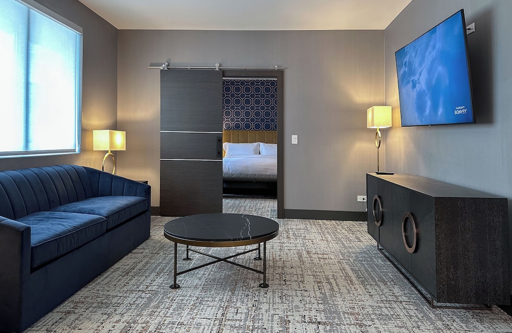 SpringHill Suites by Marriott Chicago Chinatown - photo 16