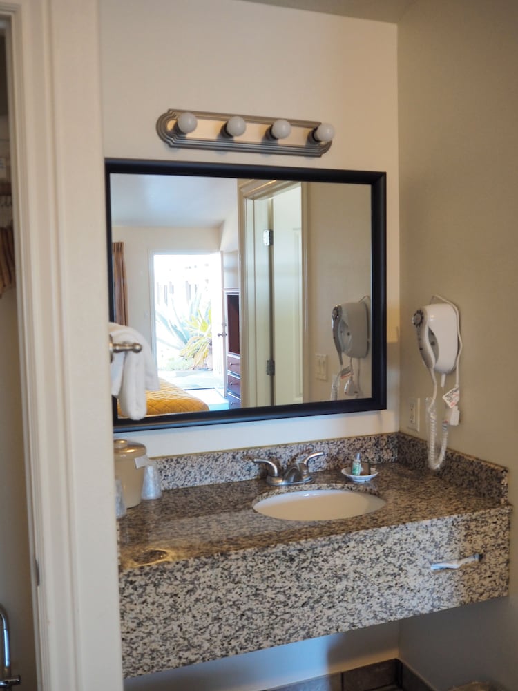 Wild Rivers Motor Lodge - photo 3