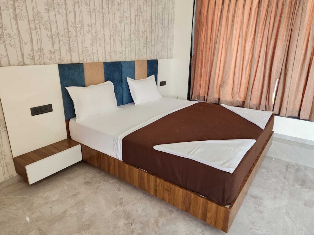 Omkara Resort - last minute hotel in Rajkot