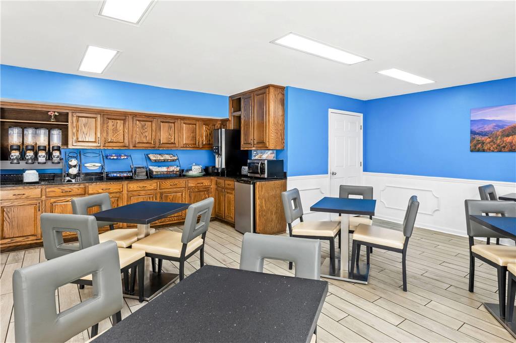 Baymont by Wyndham Forest City - photo 12