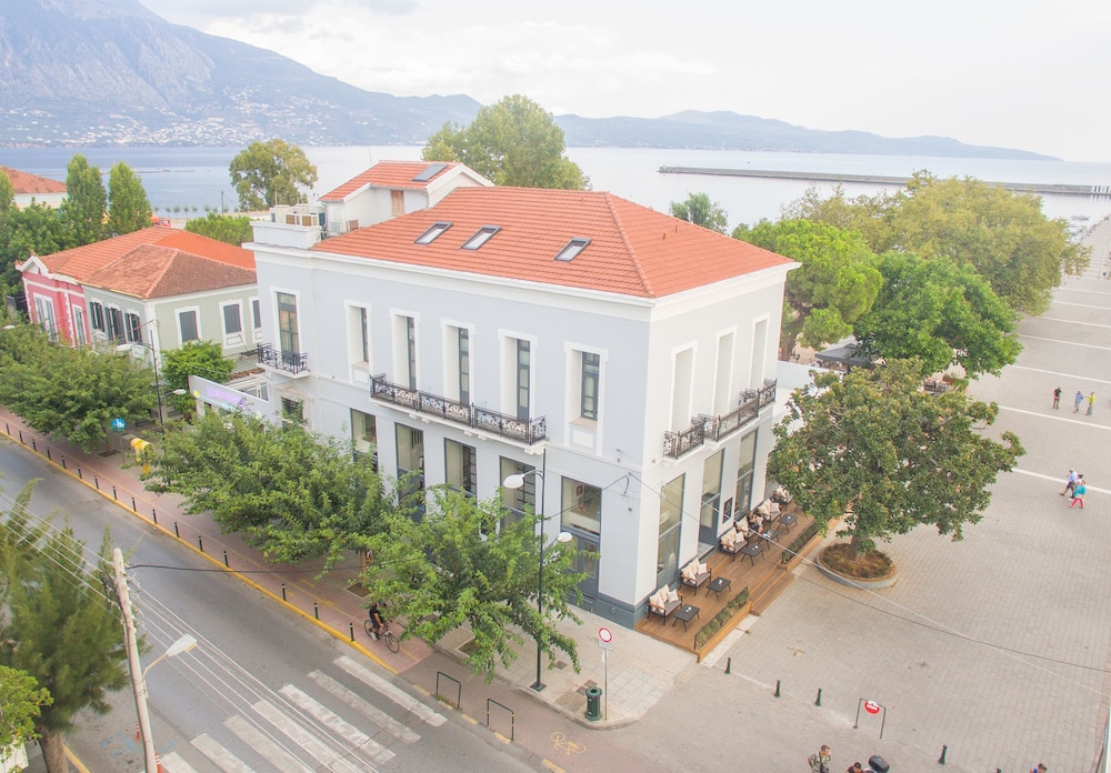 Panellinion Luxury Rooms — 4-Star Luxury Hotel in Kalamata, Greece