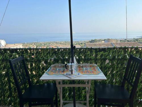 Casa Ultreia Appartamento — 4-Star Luxury Hotel in Aci Castello, Italy