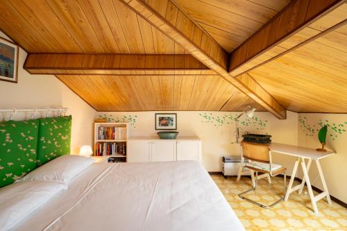 Seaview Deluxe apartment Billiard Pool in July and August AC in the Bedrooms — 4-Star Luxury Hotel in Vallecrosia, Italy