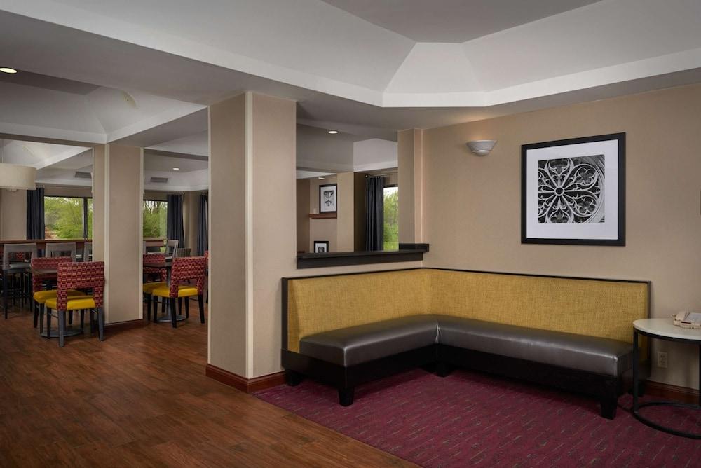 Hampton Inn Shelbyville - photo 4