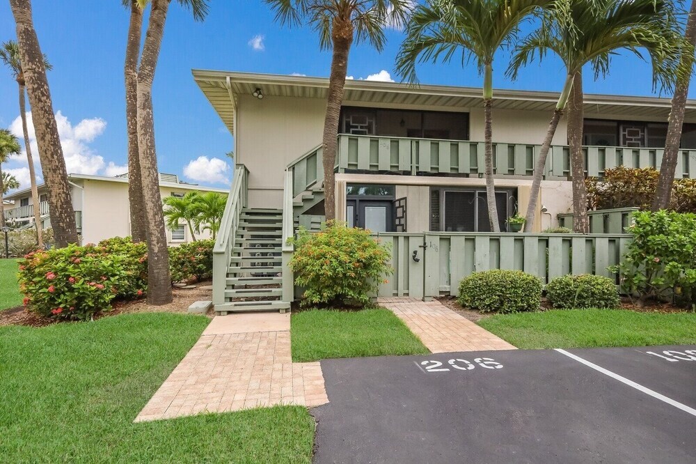 West Bay Cove 206 condo — 4-Star Luxury Hotel in Holmes Beach, United States