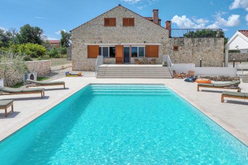 Demare - carbon neutral hotel in Lovinac