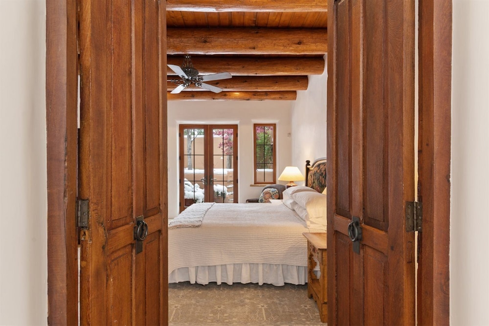 La Joya Spacious and Historic Downtown Jewel - photo 8
