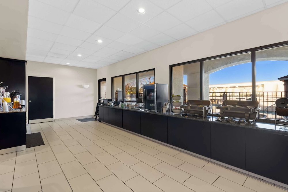 Comfort Suites Lumberton North - photo 34