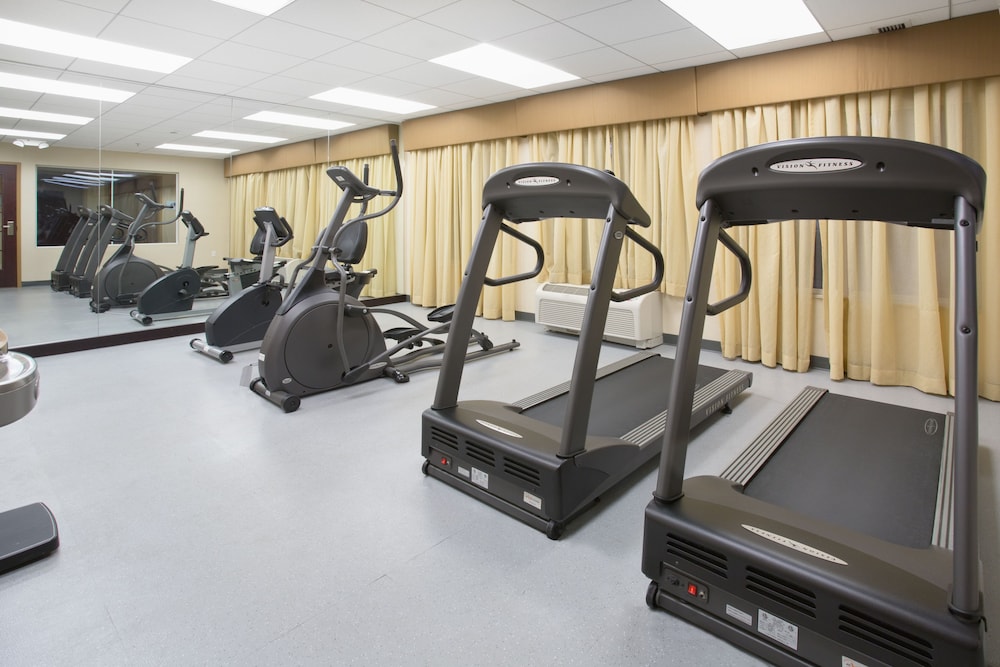 Holiday Inn Express & Suites Minot by IHG - photo 18
