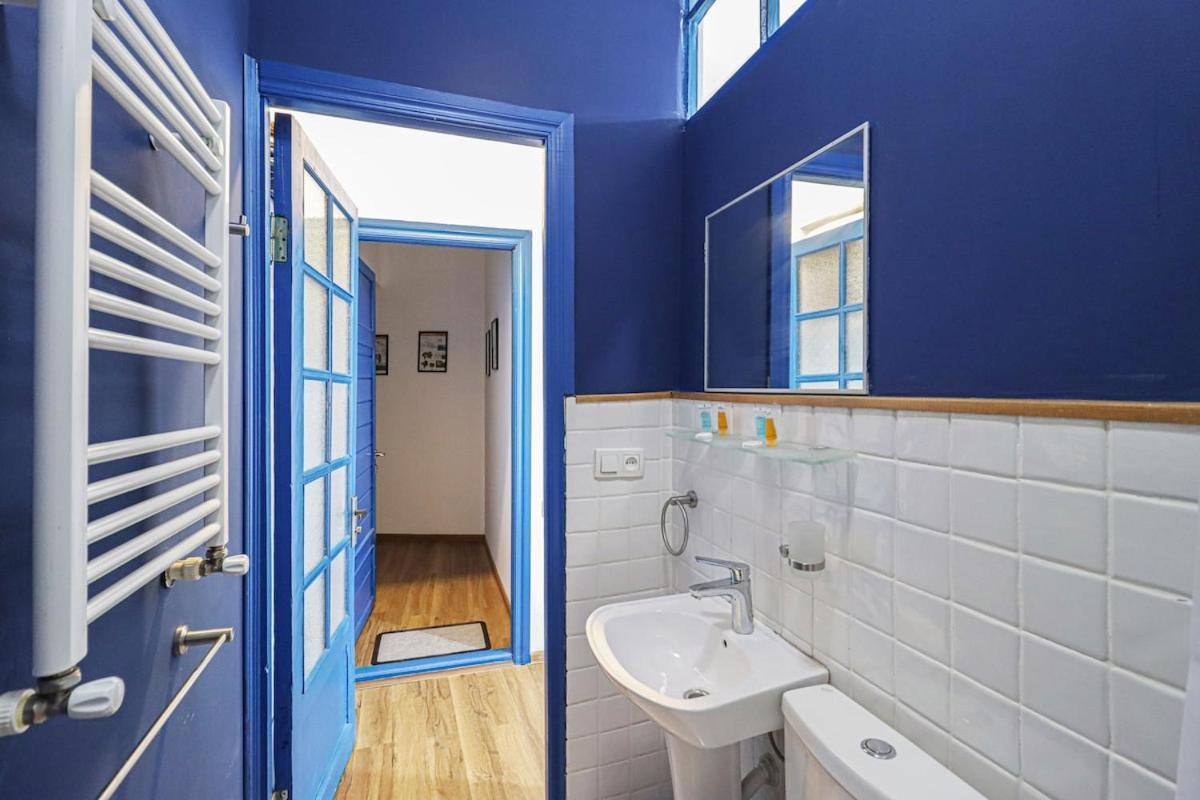 Unique 3 Studio Combo for 6 Guests By Wehost