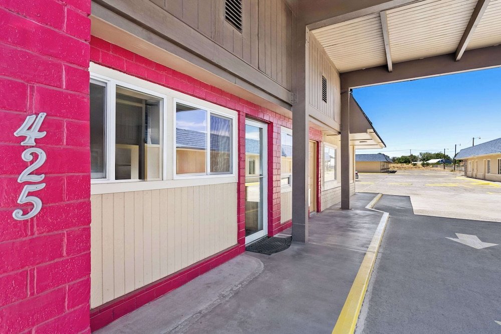 Rodeway Inn Hermiston Umatilla - photo 46