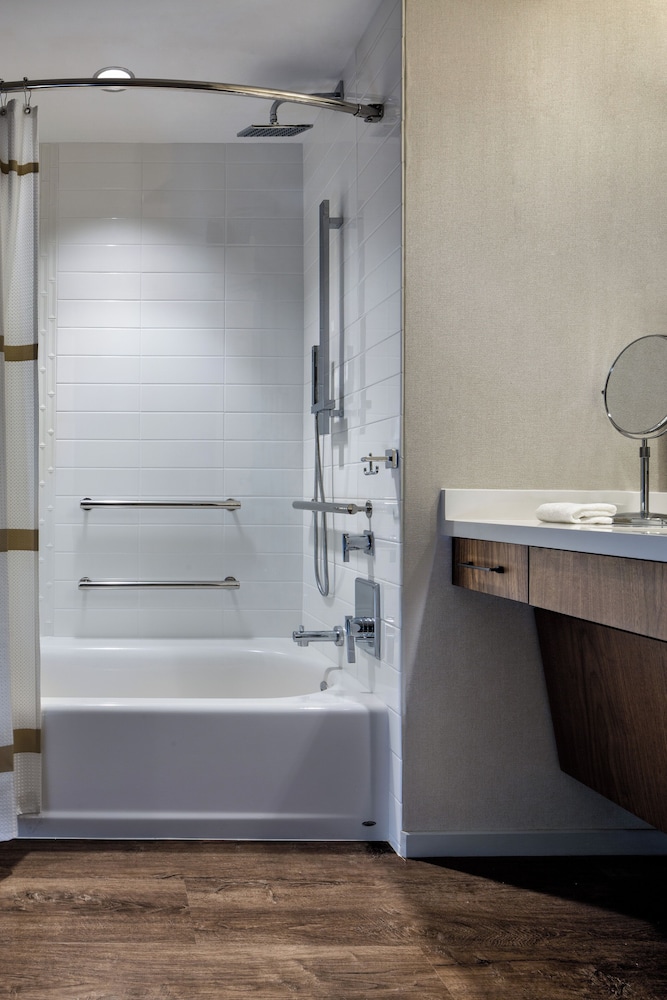 Houston Cityplace Marriott at Springwoods Village - photo 24