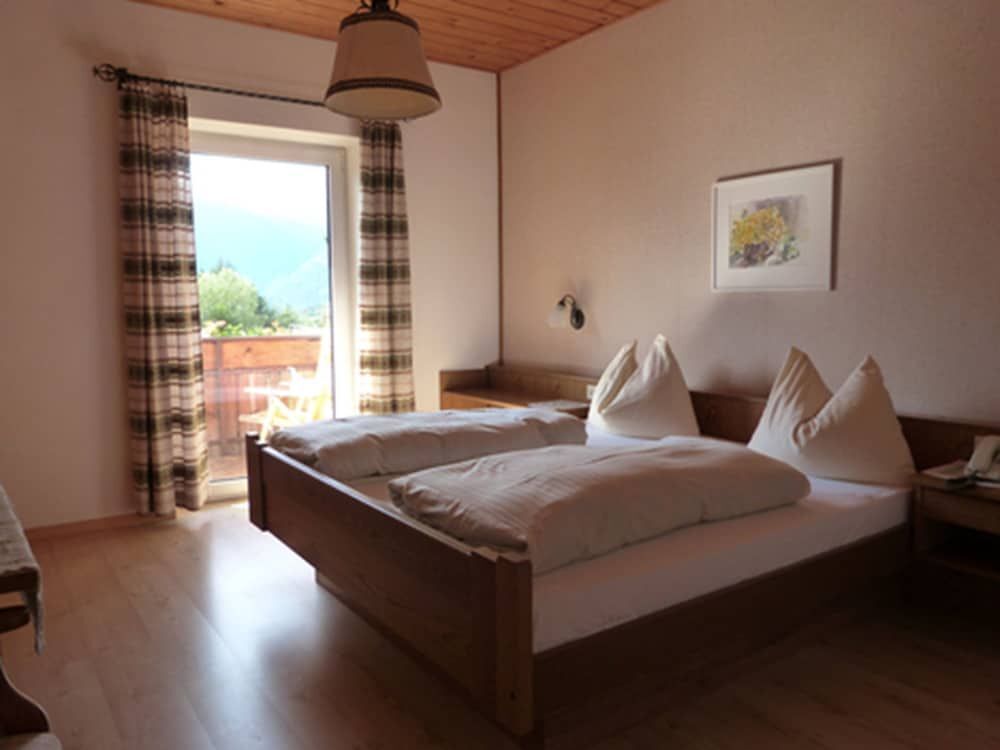 Zum Lowen - carbon neutral hotel in Rodengo