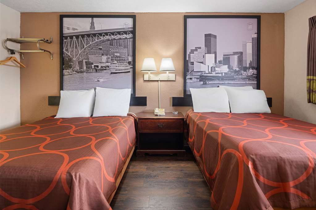 Super 8 by Wyndham Youngstown Girard - photo 16