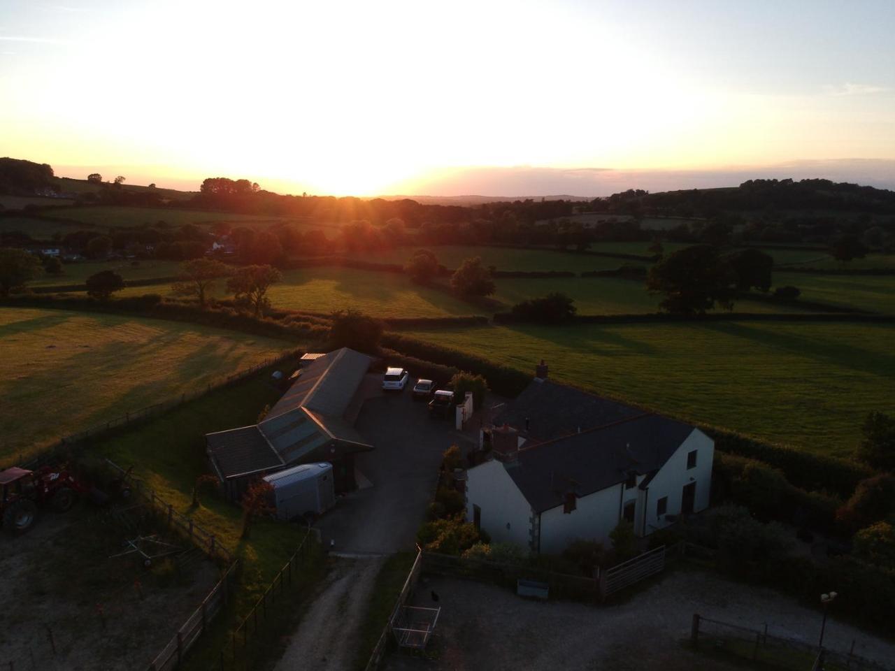 Idyllic Dorset Cottage Surrounded by Fields in the Heart of the Countryside sleeps 7 — 4-Star Luxury Hotel in Dorchester, United Kingdom
