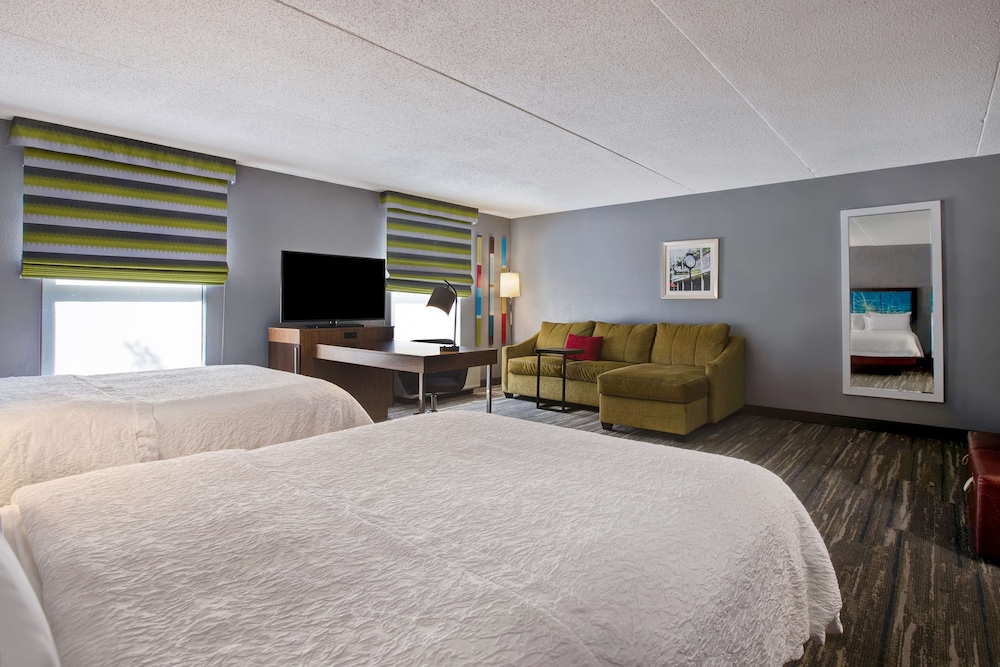 Hampton Inn Olive Branch - photo 7